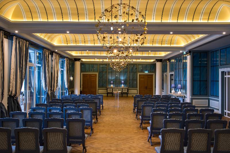 هتل Regent Porto Montenegro & Residences