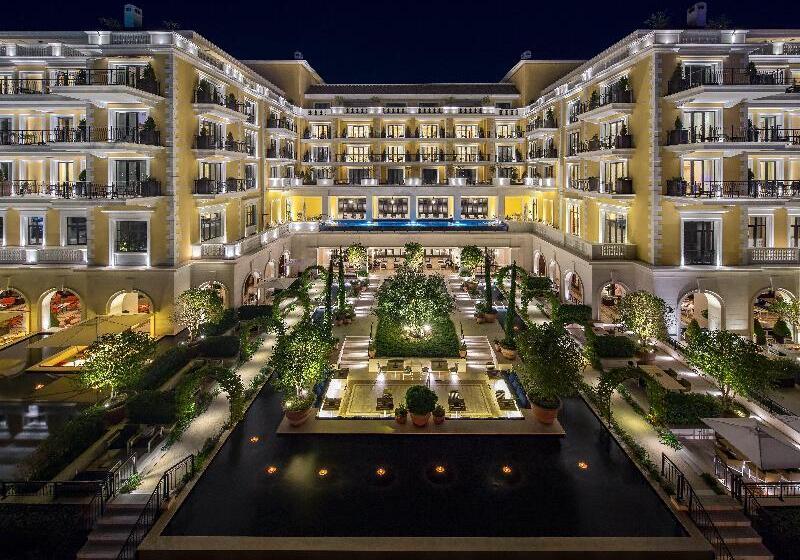 هتل Regent Porto Montenegro & Residences