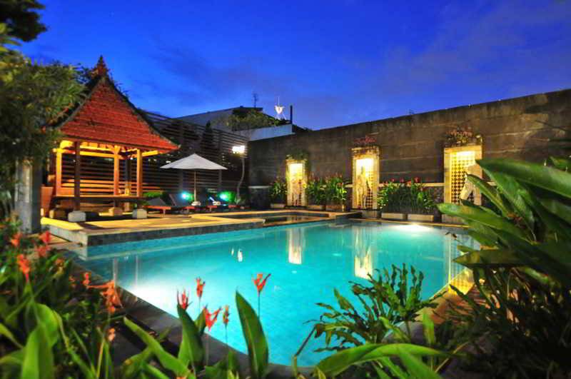 Sandat Hotel Legian