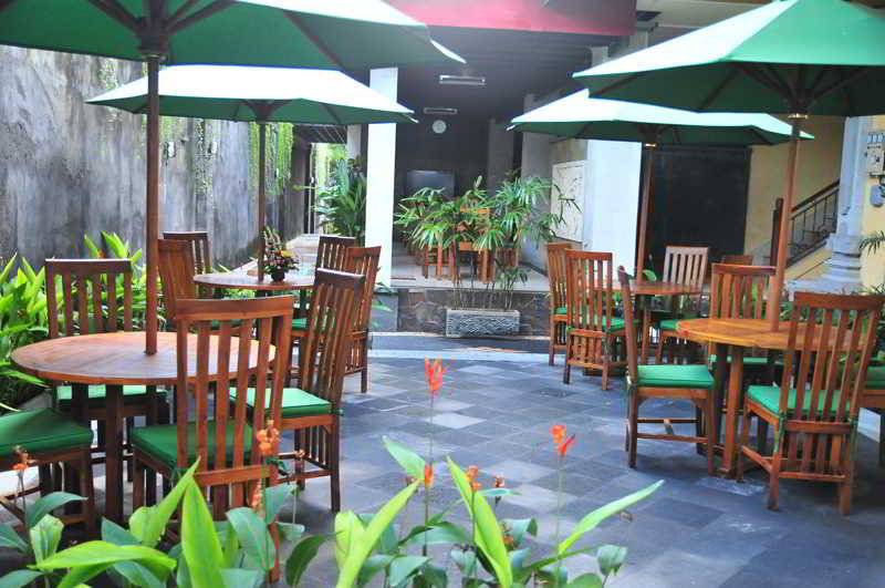 Sandat Hotel Legian