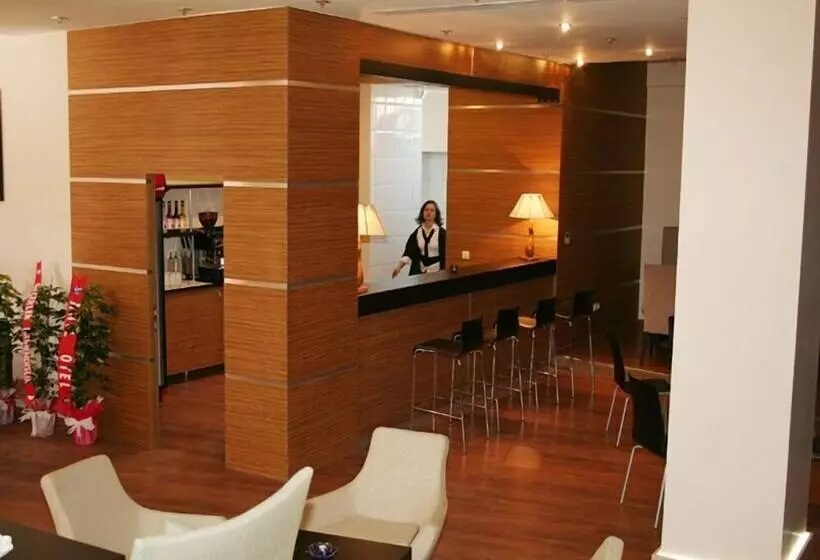 Pak Otel