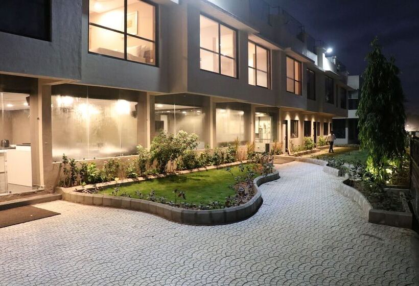 Hotel Nest Beacon Resort Daman