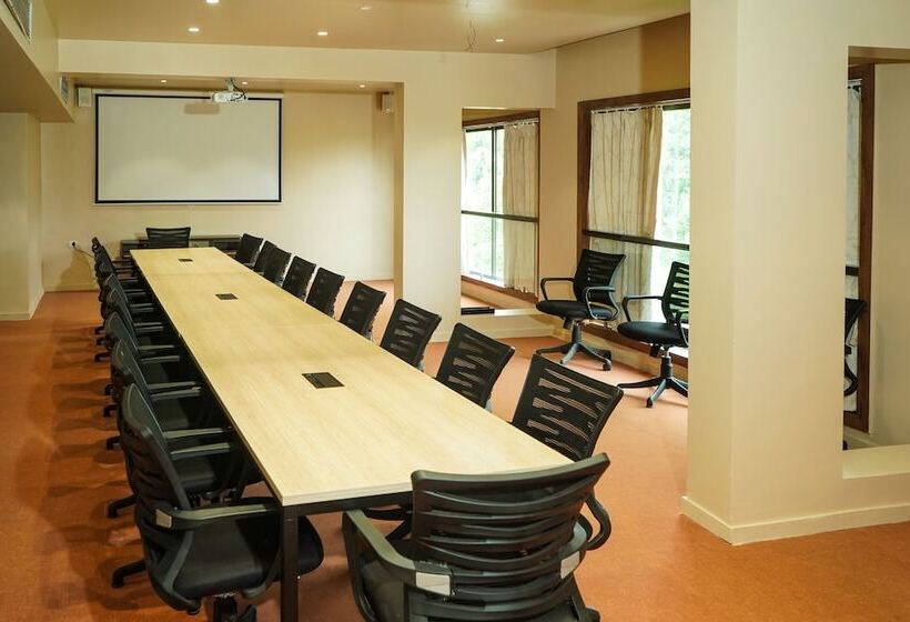 Hotel Nest Beacon Resort Daman