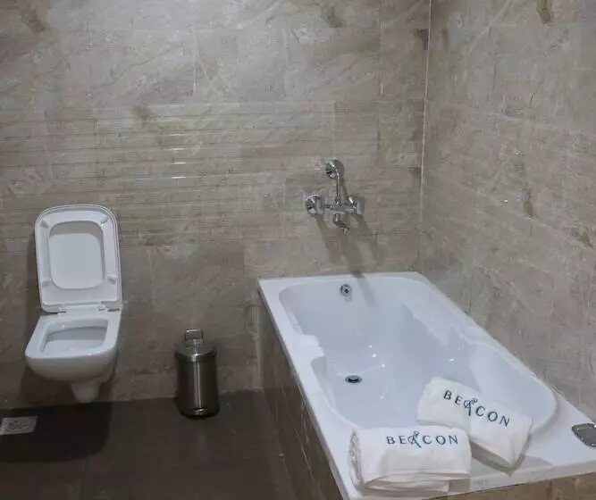 Hotelli Nest Beacon Resort Daman