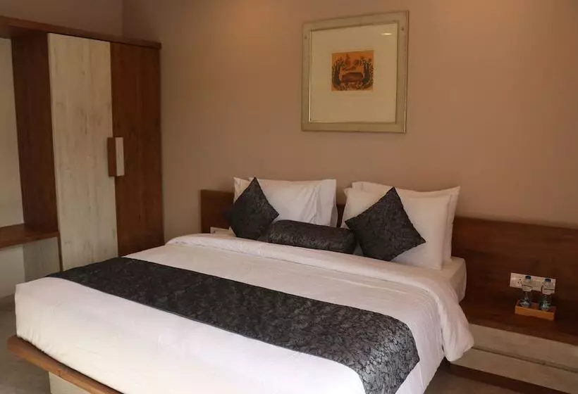 Hotelli Nest Beacon Resort Daman