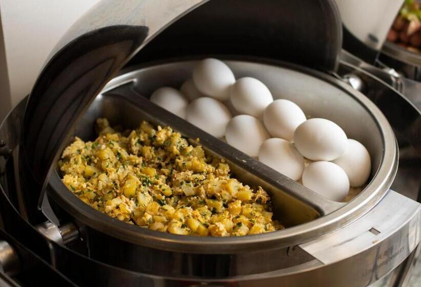 Luciana Hotel By Bratus