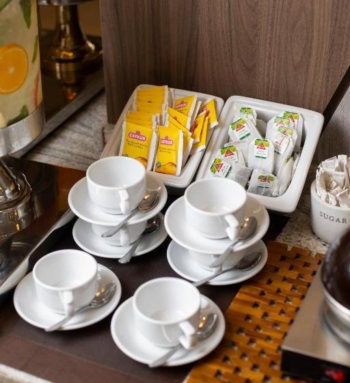 Luciana Hotel By Bratus