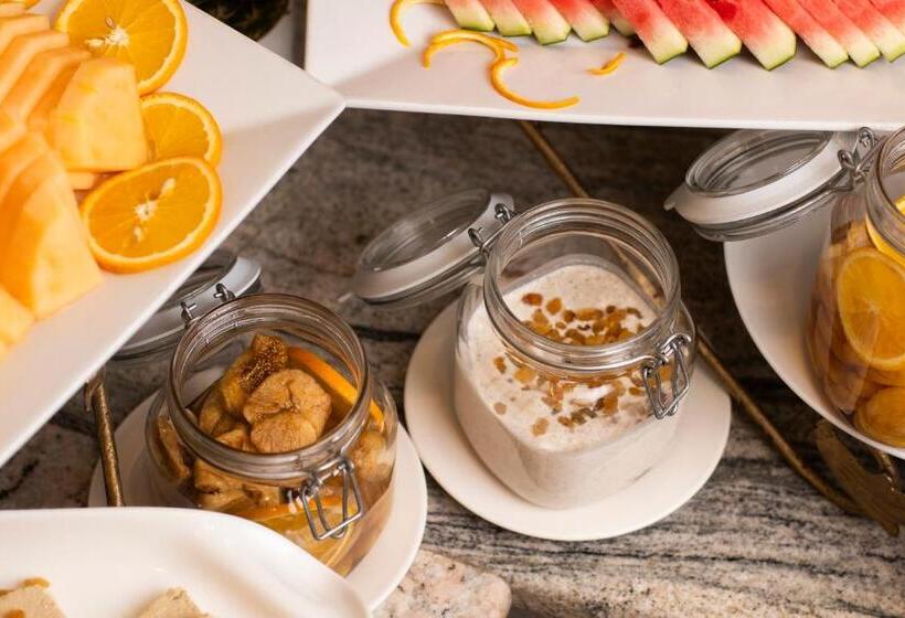 Luciana Hotel By Bratus