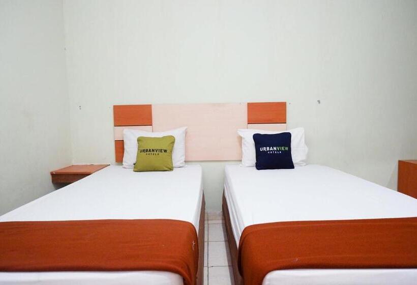 Urbanview Hotel Platinum Parepare