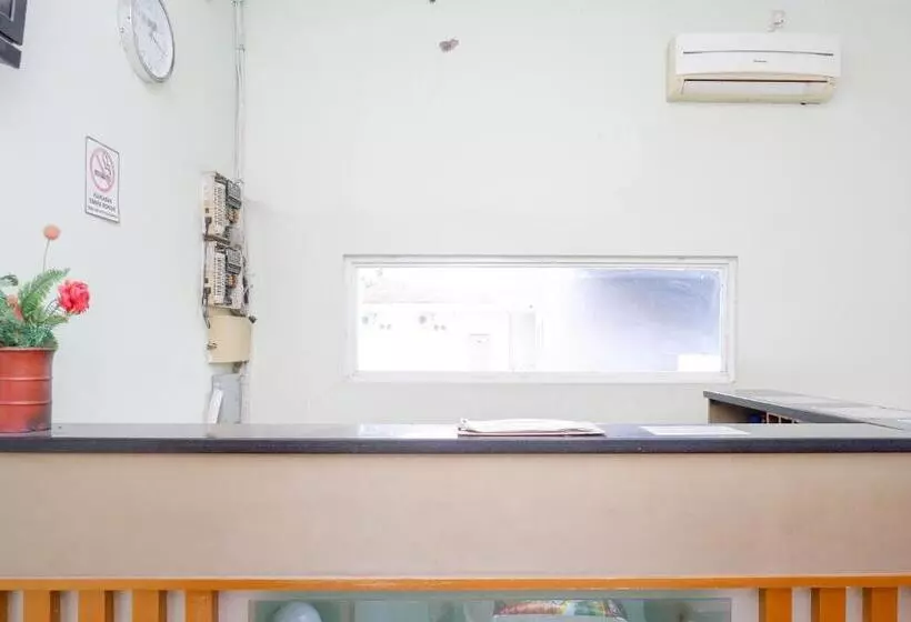 Urbanview Hotel Platinum Parepare