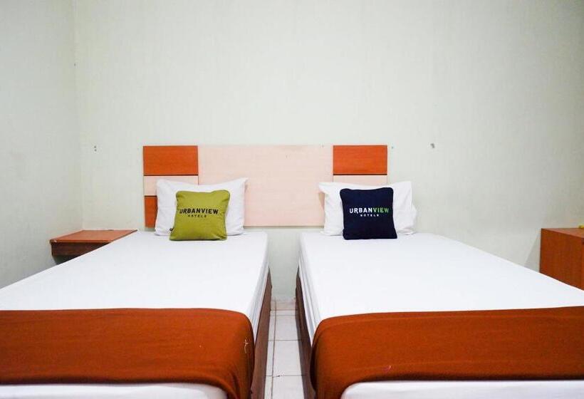 Urbanview Hotel Platinum Parepare