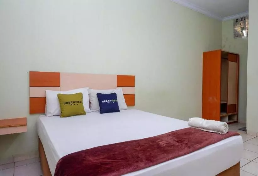 Urbanview Hotel Platinum Parepare