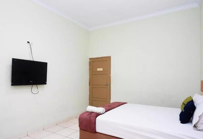 Urbanview Hotel Platinum Parepare