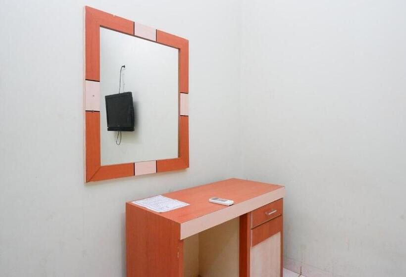 Urbanview Hotel Platinum Parepare