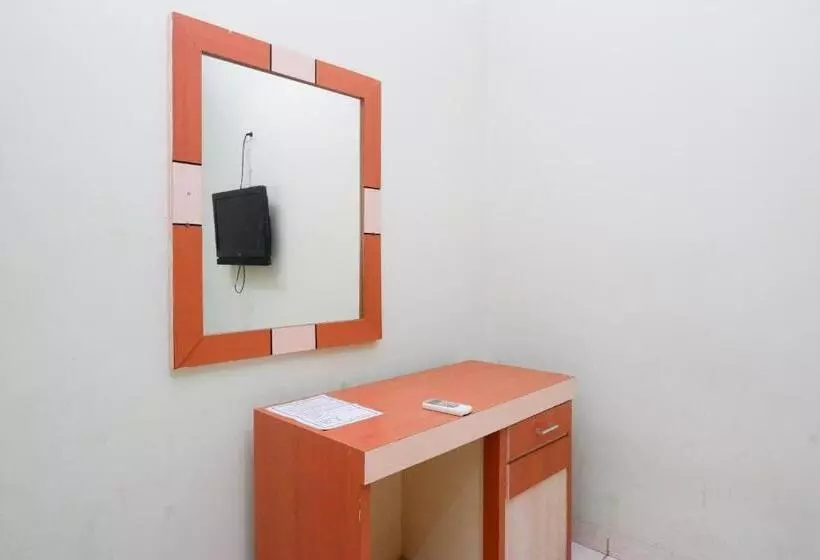 Urbanview Hotel Platinum Parepare