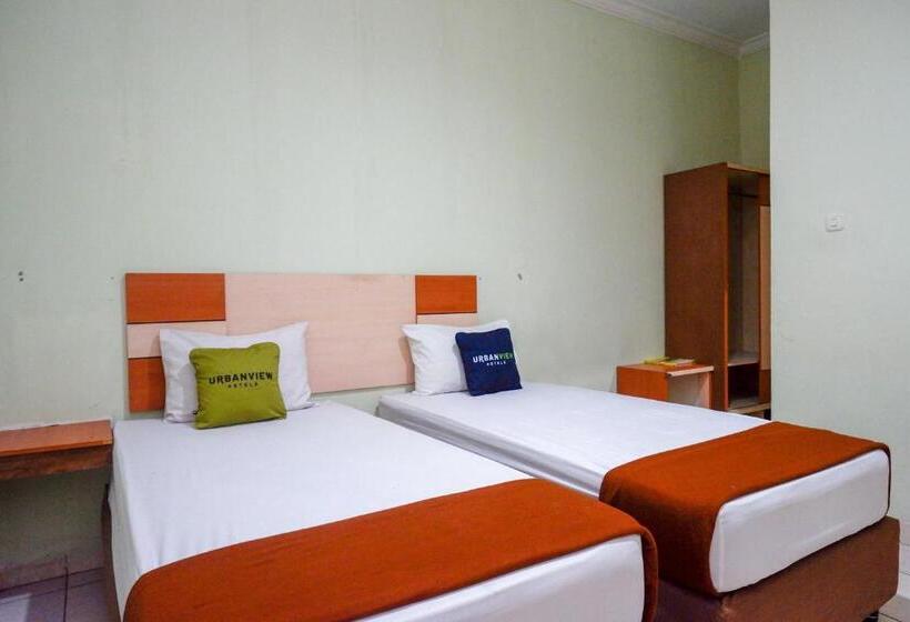 Urbanview Hotel Platinum Parepare