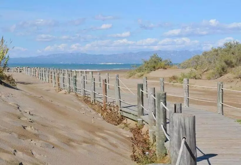 Hotelli Hostal Restaurant Paca