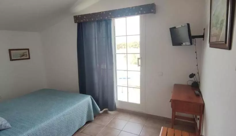 Hotelli Hostal Restaurant Paca