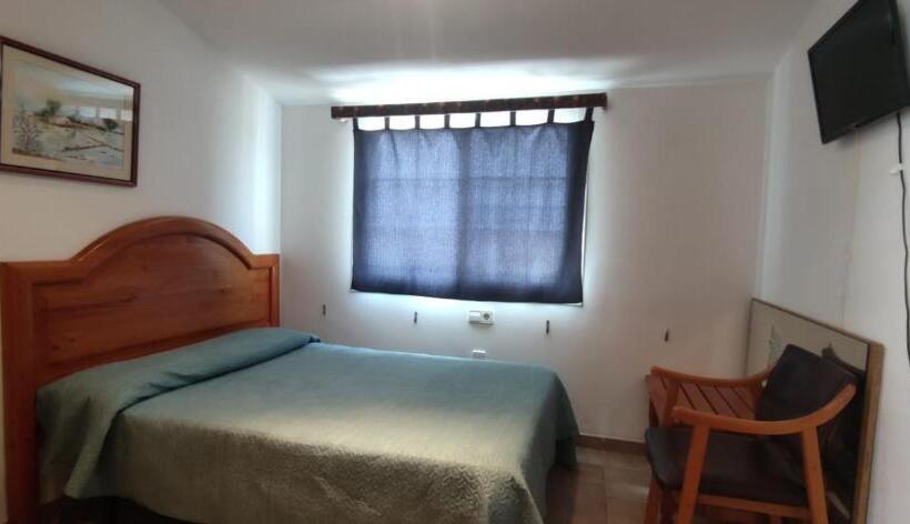 Отель Hostal Restaurant Paca