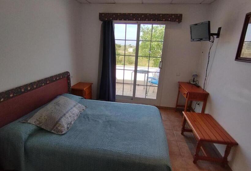 Отель Hostal Restaurant Paca