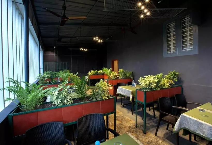 ホテル Park Residency Koothattukulam