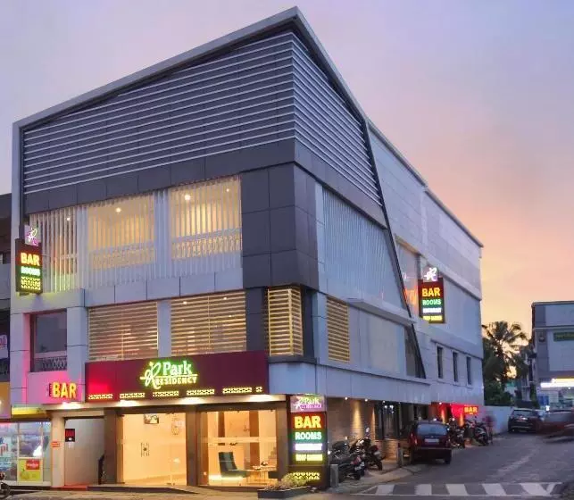 ホテル Park Residency Koothattukulam