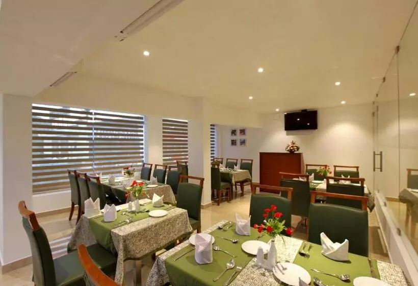 ホテル Park Residency Koothattukulam