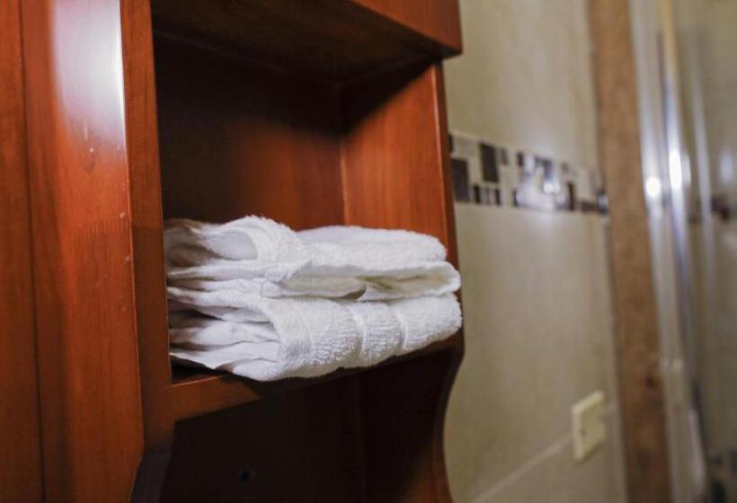 تختخواب و صبحانه Incognito Culture Rooms