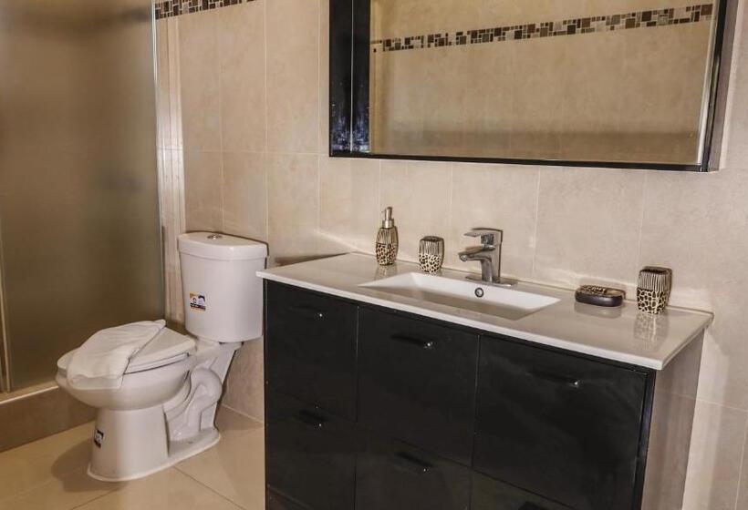 تختخواب و صبحانه Incognito Culture Rooms