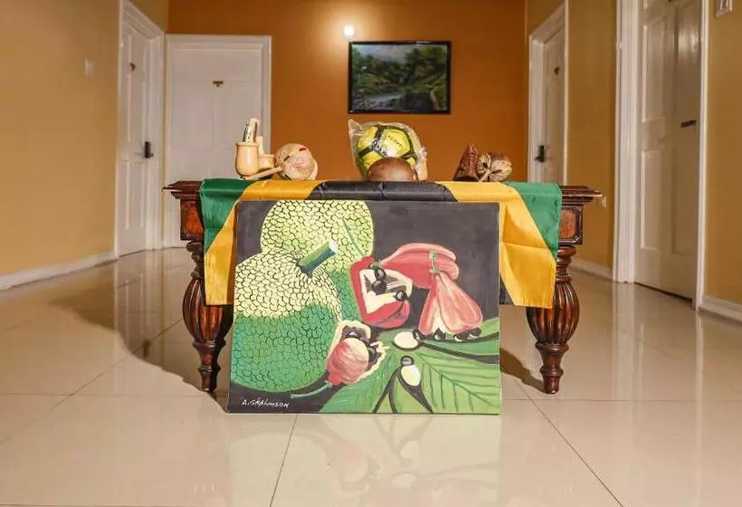 تختخواب و صبحانه Incognito Culture Rooms