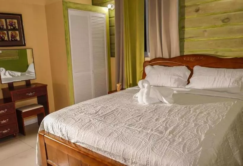 تختخواب و صبحانه Incognito Culture Rooms