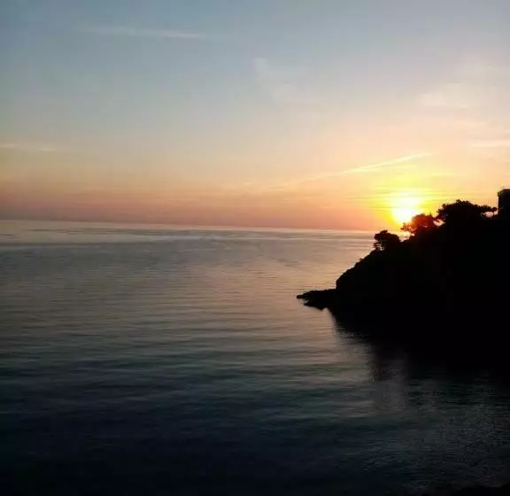 Majatalo La Villa Rosace