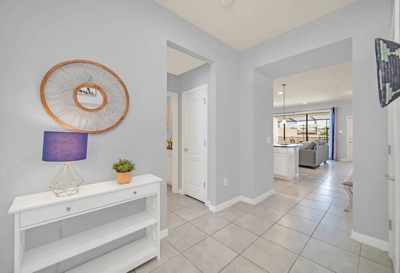 Stunning Lake View Themed Bedrooms With Comfortable And Sophisticated Decor 5ws886