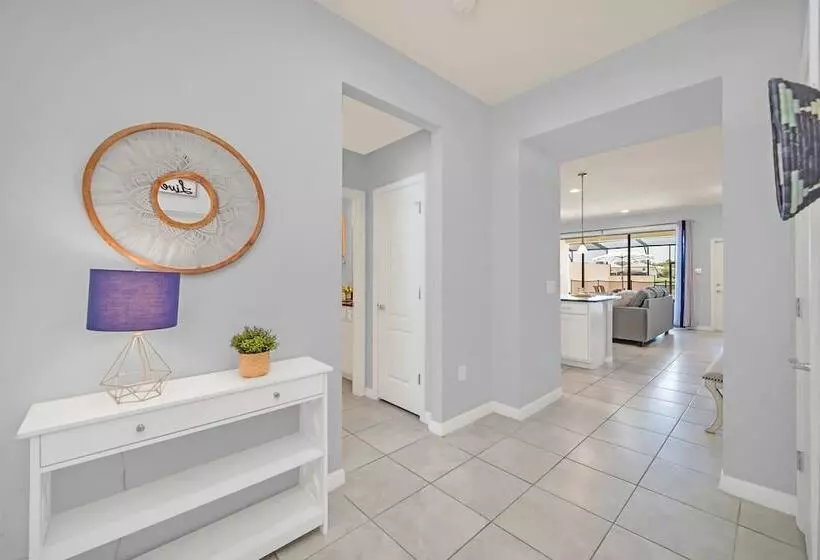 Stunning Lake View Themed Bedrooms With Comfortable And Sophisticated Decor 5ws886