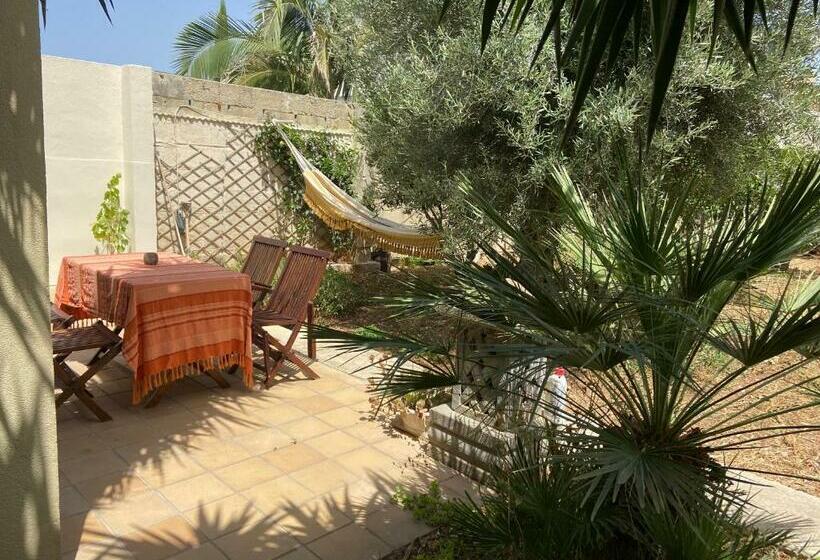 تختخواب و صبحانه Maltese Garden Villa