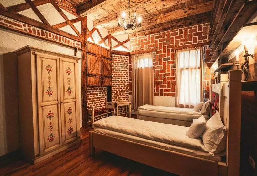 Hotelli Conacul Sfântul Sava Brancovici