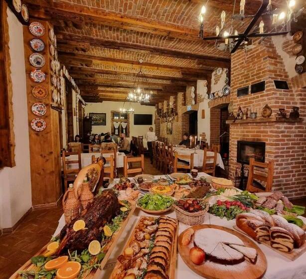 호텔 Conacul Sfântul Sava Brancovici