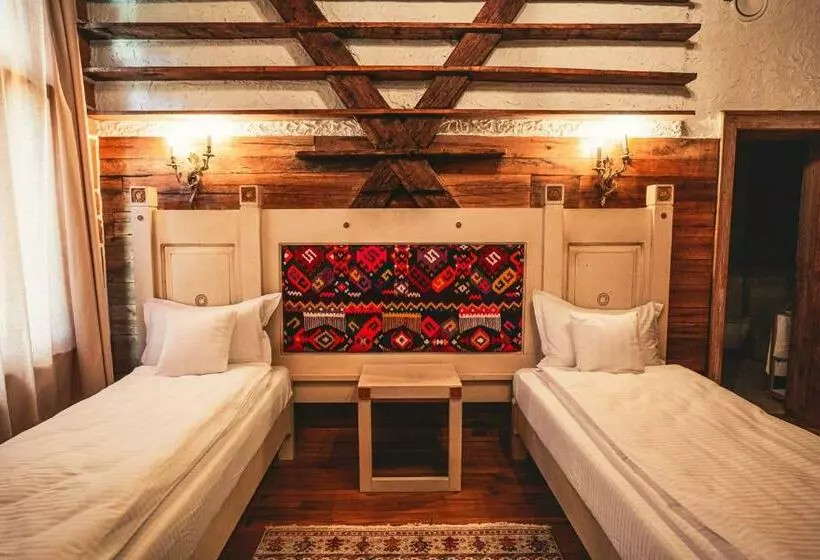 Hotelli Conacul Sfântul Sava Brancovici