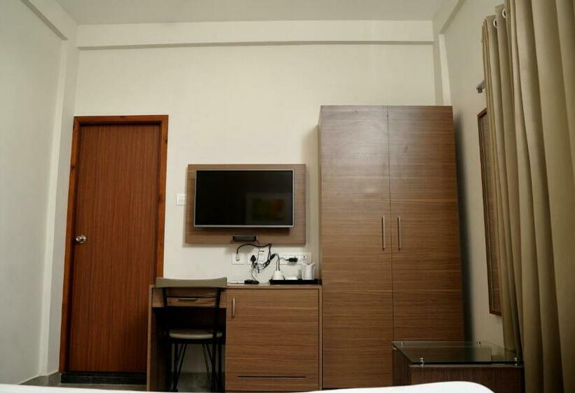 Hotel Gino Tourist Home