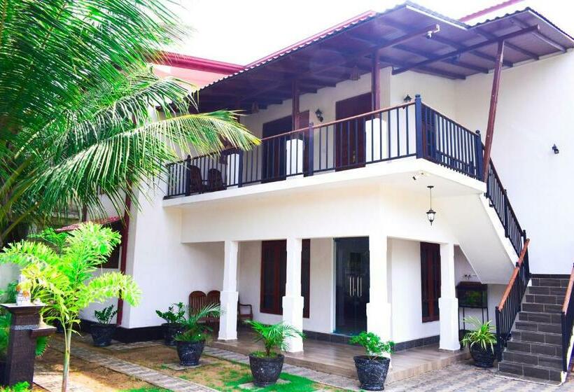 Hotel Parallel Villa