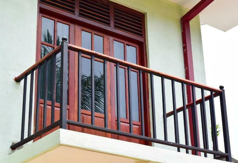 Hotel Parallel Villa