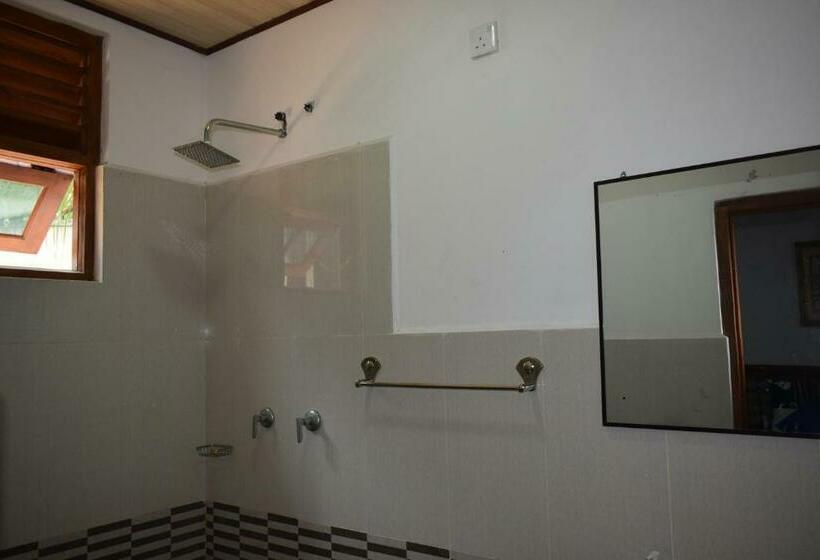 Hotel Parallel Villa