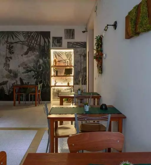 تختخواب و صبحانه Anime Bed&breakfast