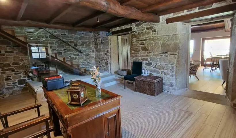 ペンション Habitaciones La Cuevona De Guitiriz Lugo