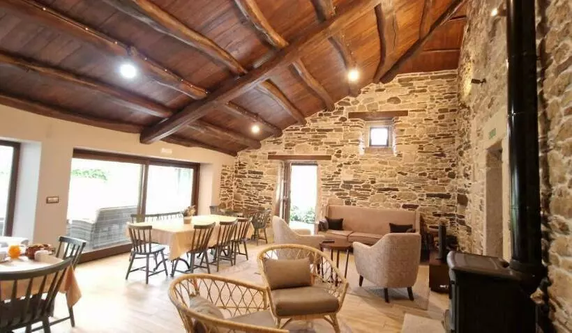 ペンション Habitaciones La Cuevona De Guitiriz Lugo