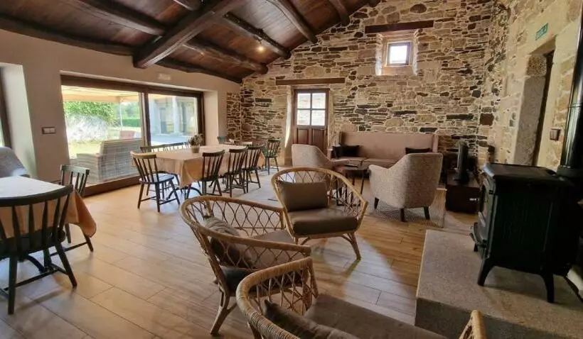 ペンション Habitaciones La Cuevona De Guitiriz Lugo