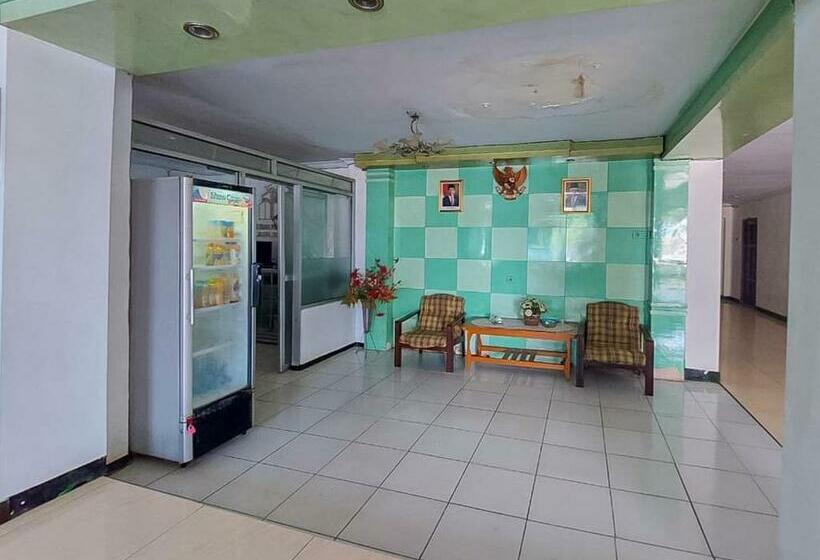 בית מלון כפרי Reddoorz @ Tanjung Selor