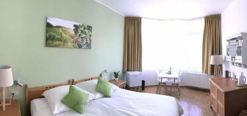 ベッドアンドブレックファースト Gästezimmer Klein Und Fein Für Nach Dem Wein