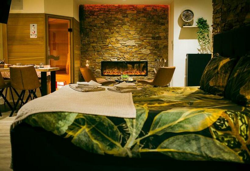 تختخواب و صبحانه Latizo Privé Wellness