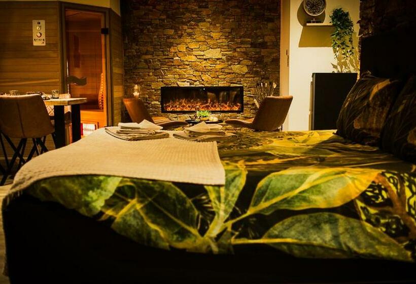 تختخواب و صبحانه Latizo Privé Wellness